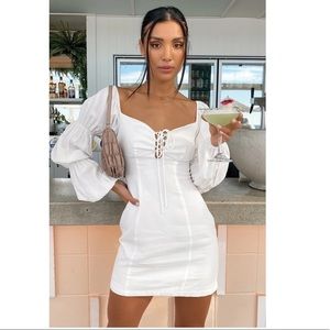 White long sleeve beginning boutique dress